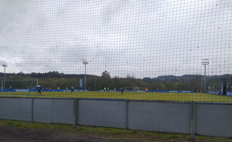 Problemas en defensa en el Depor a cuatro días de visitar al Celta B