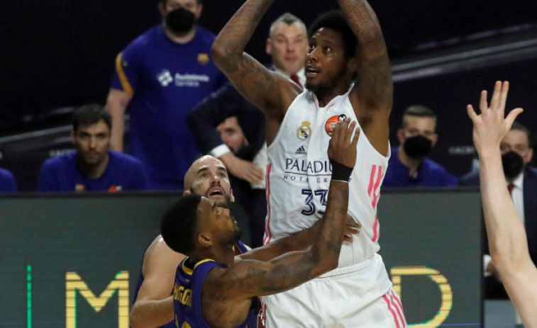 Un Real Madrid necesitado recibe a un Barça en forma