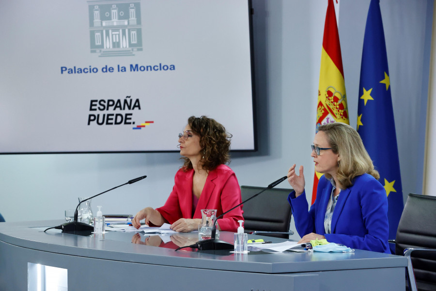 Los trabajadores en ERTE bajan en 136.000 desde el pico de la tercera ola, según Calviño