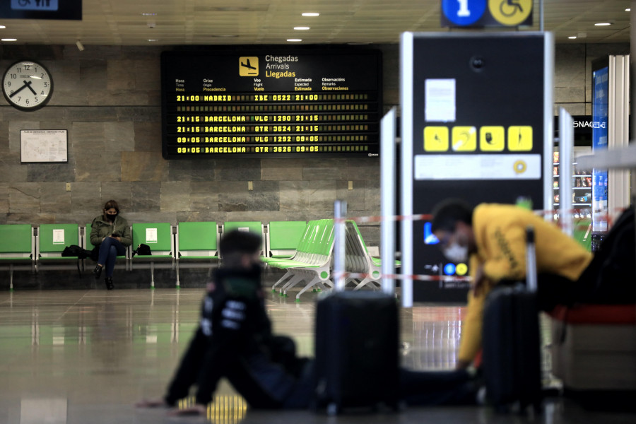 El aeropuerto de Alvedro pierde un 85% de volumen de viajeros en el mes de febrero