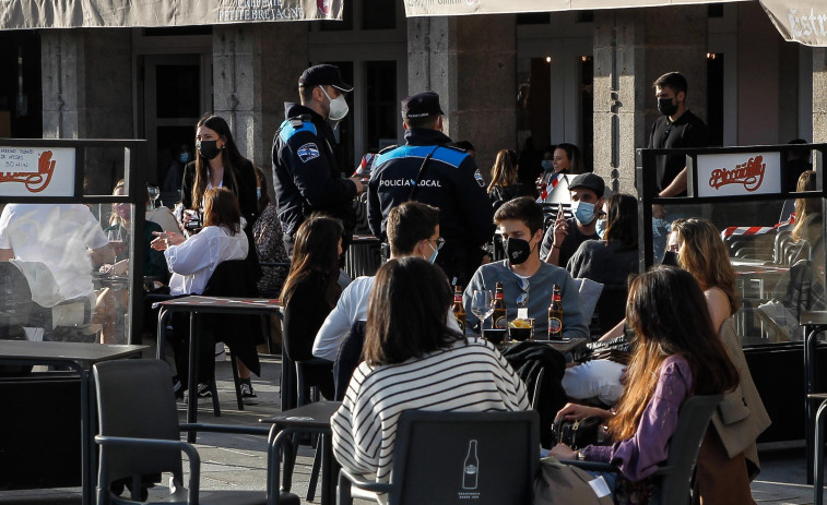 Caen a la mitad las denuncias de la Policía Local por infracciones a la normativa sanitaria