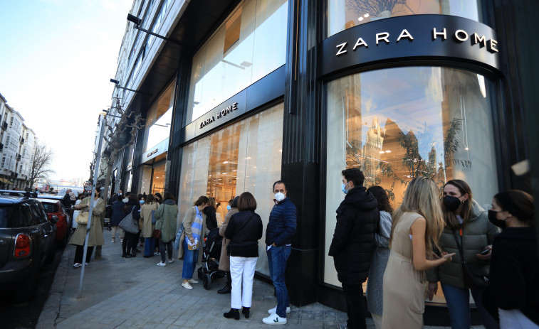 Zara Home reabre en la plaza de Lugo con gran expectación y la visita de Marta Ortega