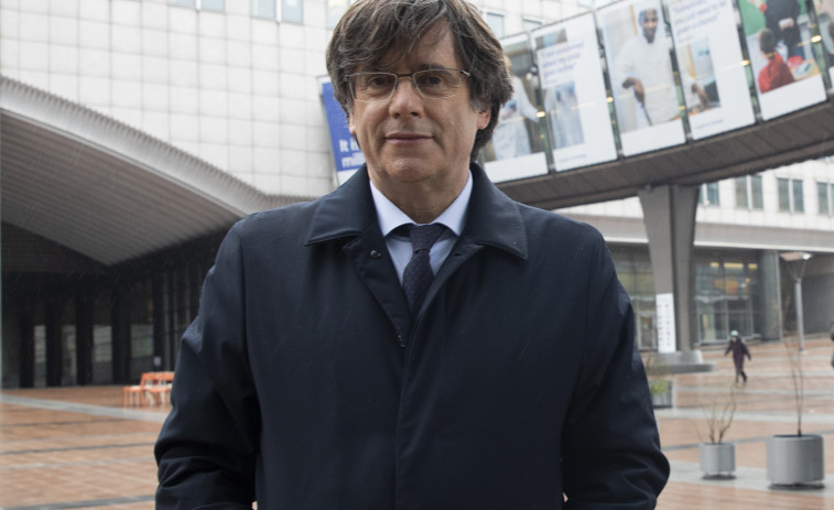 Puigdemont recupera la placa 