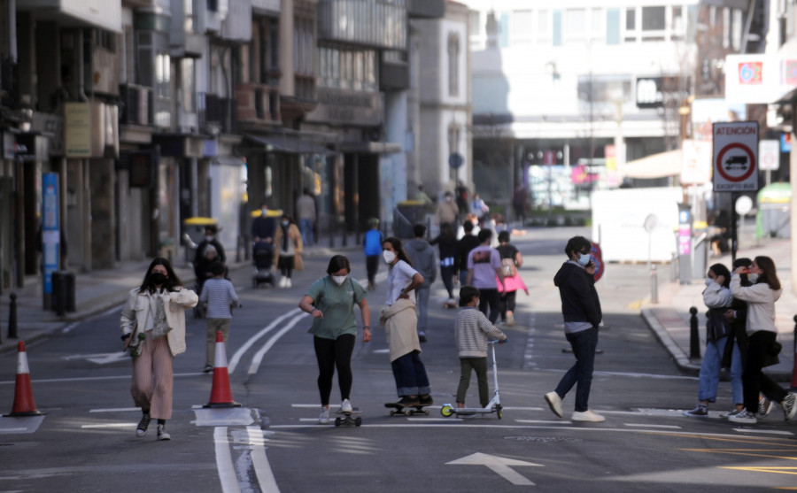 División de opiniones en San Andrés por la peatonalización de la calle los domingos