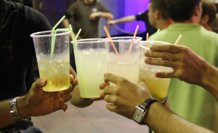 Betanzos identifica a siete personas tras detectar una fiesta ilegal en una discoteca