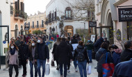 La obligación de llevar mascarilla aún con distancia entra en vigor