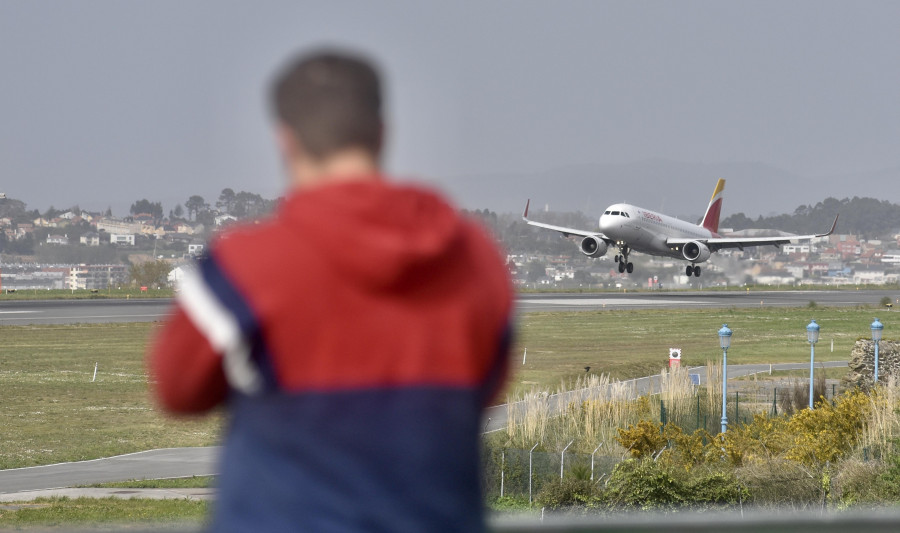 Vueling operará también desde el aeropuerto de Lavacolla sus vuelos  a Valencia y Sevilla