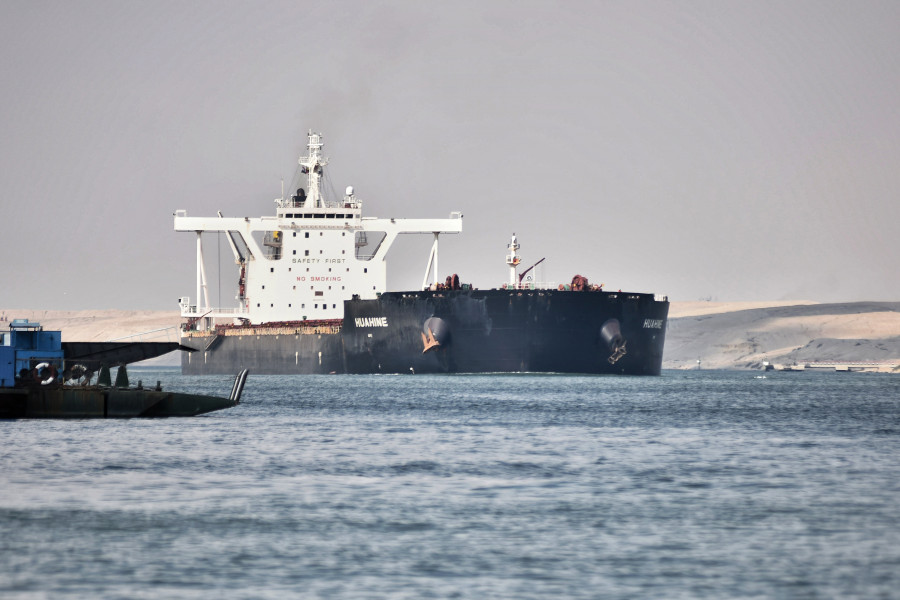 El canal de Suez recupera el ritmo de navegación al pasar todos los buques bloqueados