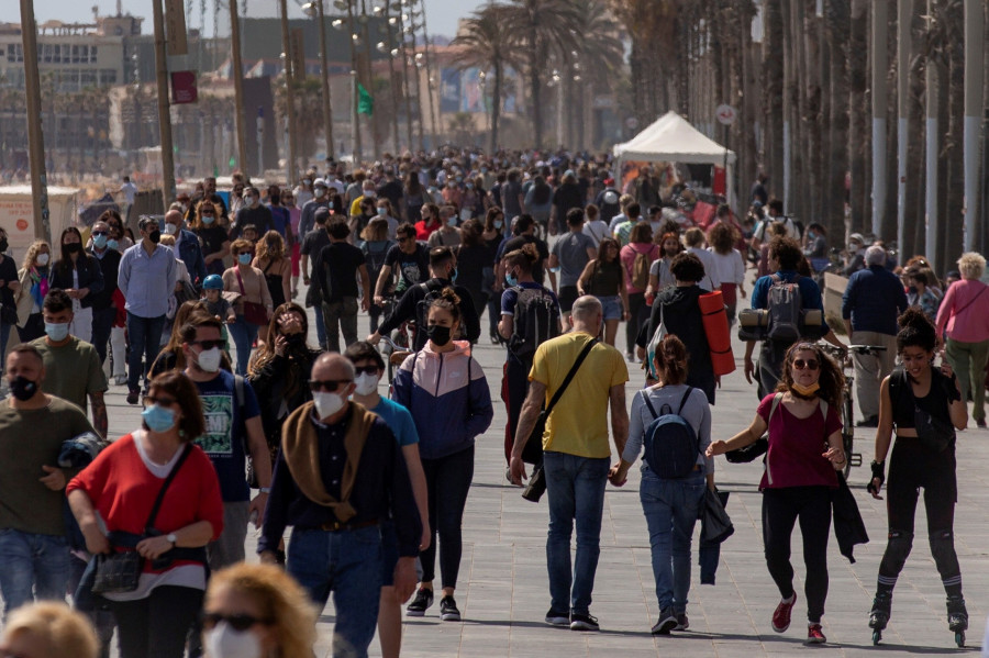 La incidencia acumulada baja ligeramente en España