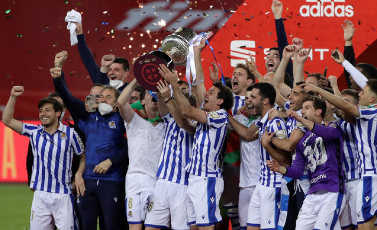 Oyarzábal da la Copa a la Real 34 años después