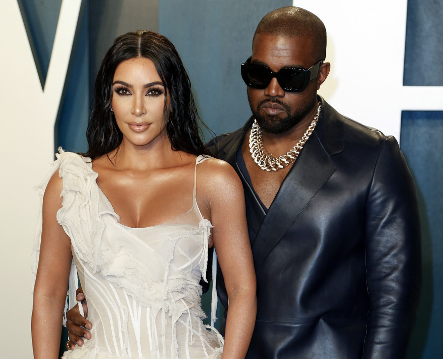 El maquillaje y la ropa para moldear el cuerpo llevan a Kim Kardashian a la lista Forbes