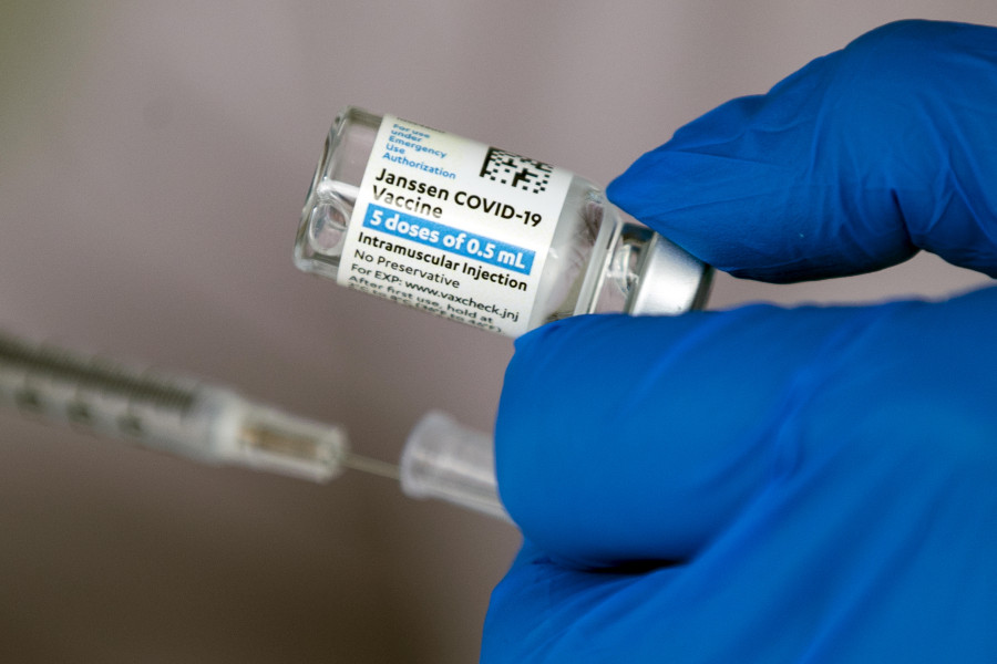 La Agencia Europea del Medicamento investiga cuatro trombos graves relacionados con la vacuna de Janssen