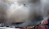 Calculan pérdidas de hasta 15 millones por el incendio en el polígono de O Ceao