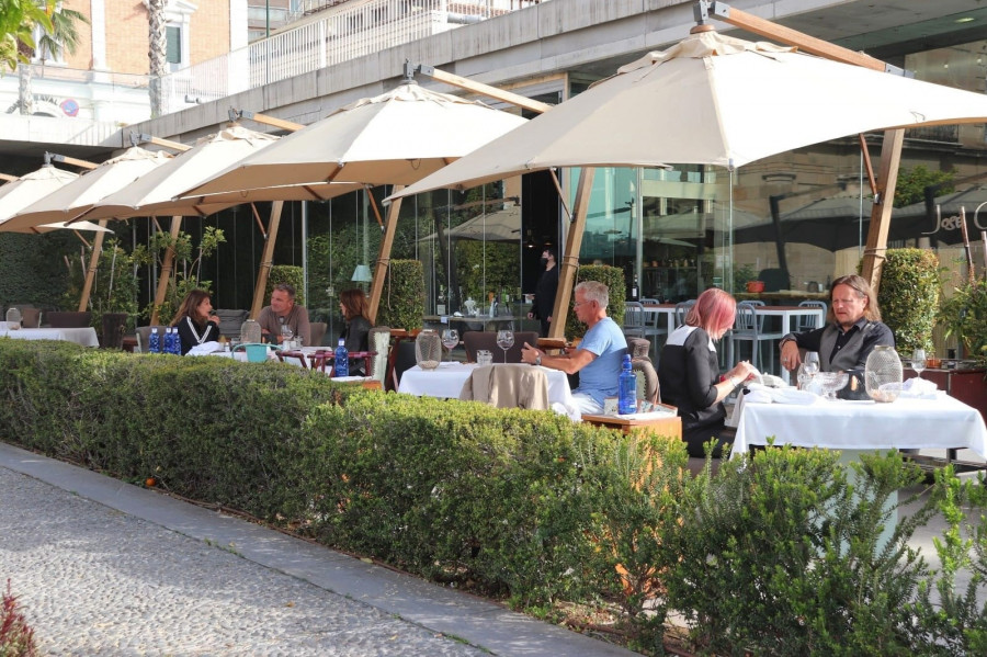 Galicia recupera las cenas en los restaurantes