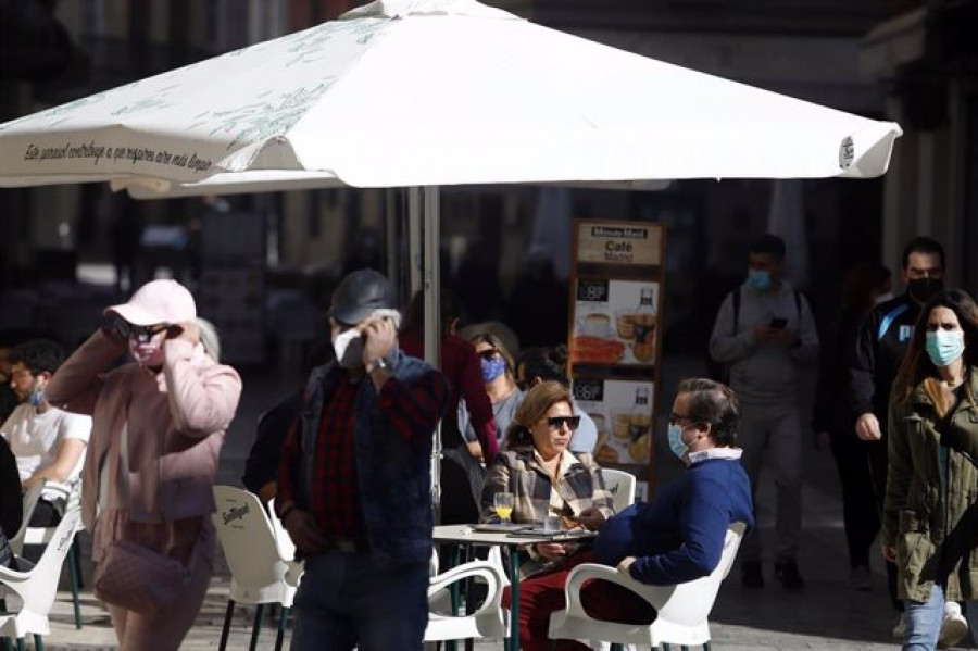 Hosteleros de España tachan de "muy grave" la situación del sector y lamentan que las ayudas no llegan