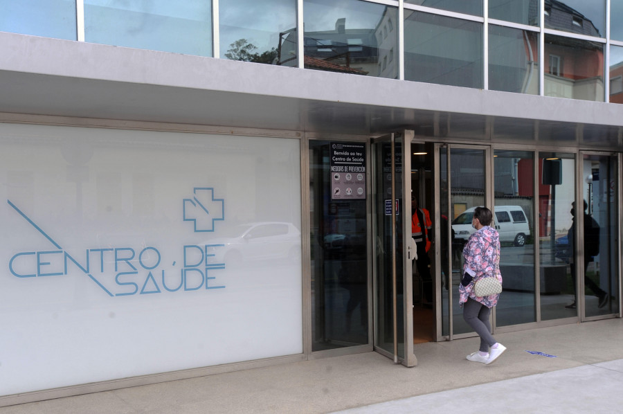 Los trabajadores de Atención Primaria de A Coruña y Cee denuncian que están “desbordados”