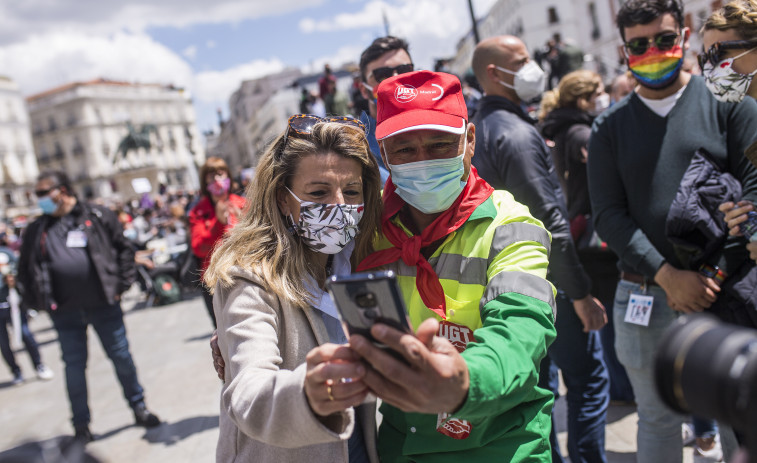 Casi más ministros que manifestantes