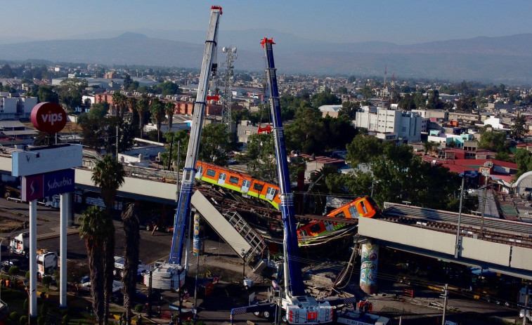 Al menos 23 muertos por el derrumbe de un viaducto del Metro de Ciudad de México