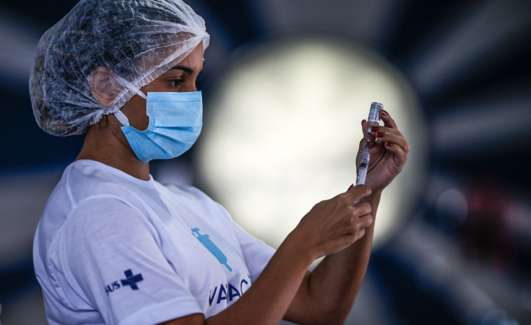 La industria farmacéutica carga contra Biden por su apoyo a retirar patentes