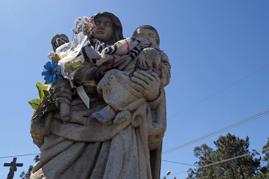 La Virgen de Pastoriza aguarda con fe la reposición de su corona