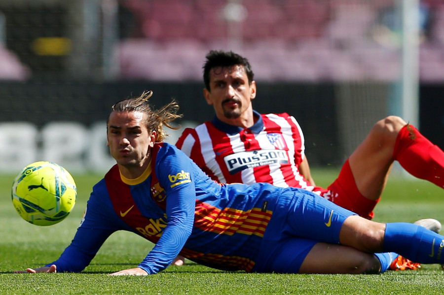 Barça y el Atlético dejan LaLiga en manos del Madrid