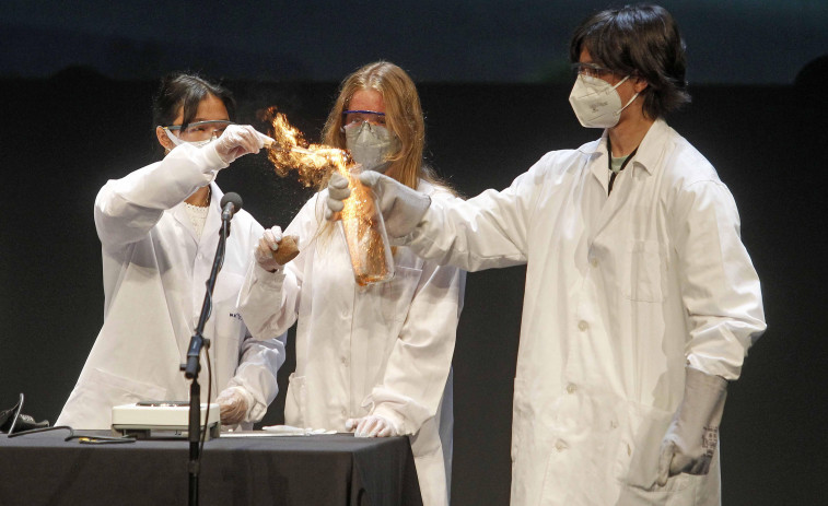 La Ciencia en la Calle sube por un día a las tablas del teatro Colón