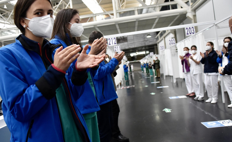 El covid lleva un mes estancado en los 700 casos activos en el área coruñesa