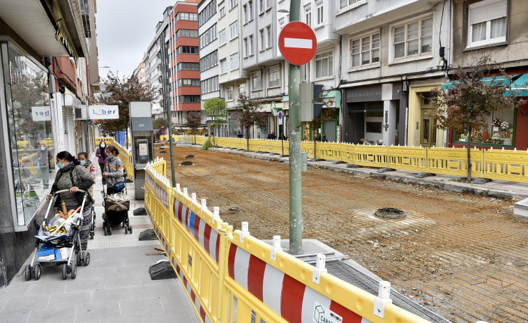 La lluvia de estas semanas retrasa la renovación  de la avenida de Os Mallos