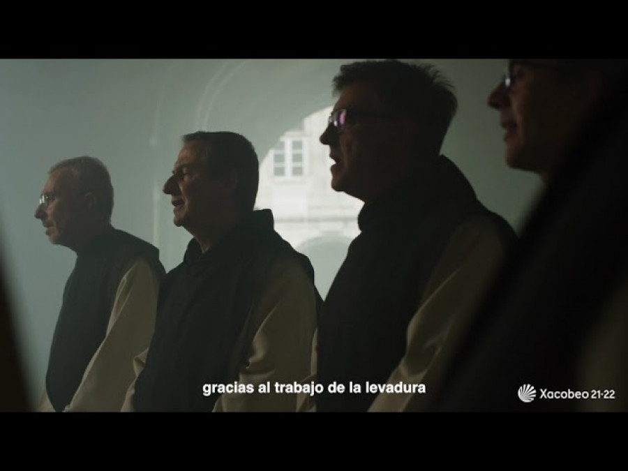 Los monjes de Sobrado le cantan a la cerveza de Estrella Galicia