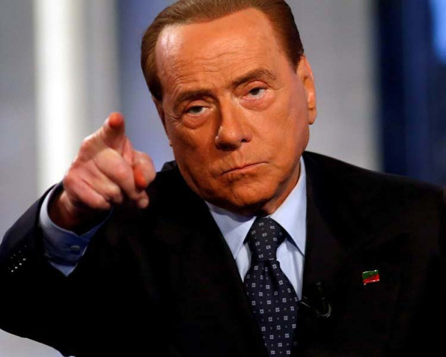 Berlusconi le echa el ojo a Melania