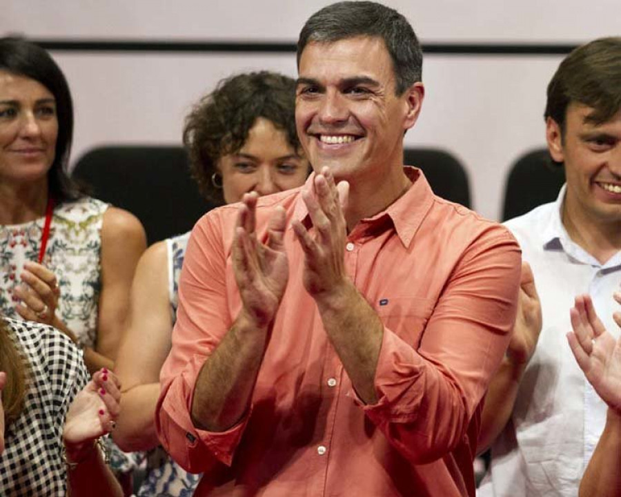 El PSOE se moderniza y quiere echar a Rajoy  con el crowdfunding