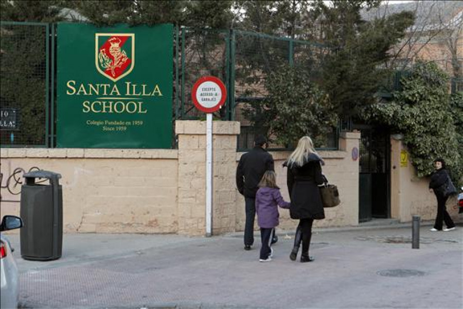 Los alumnos de un centro embargado de Madrid podrán acabar el curso en él