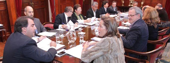 Las tasas municipales se congelan en 2013 e incluyen nuevas bonificaciones