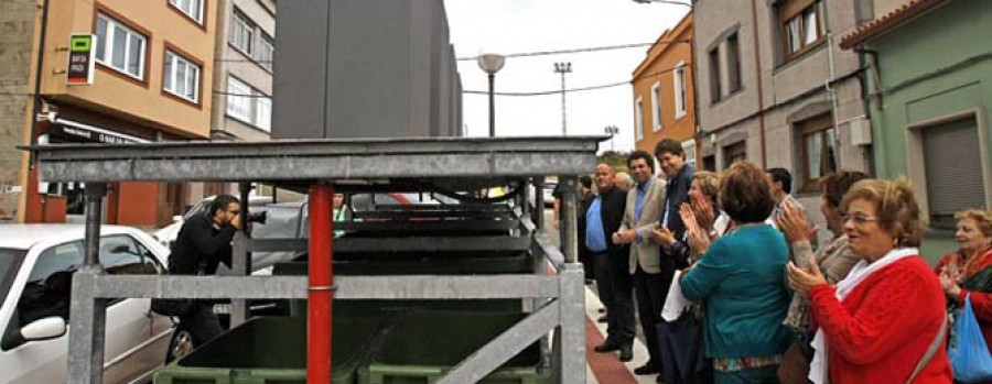 ARTEIXO - El descampado de la calle de Oviedo, en Meicende, será una plaza en 2014