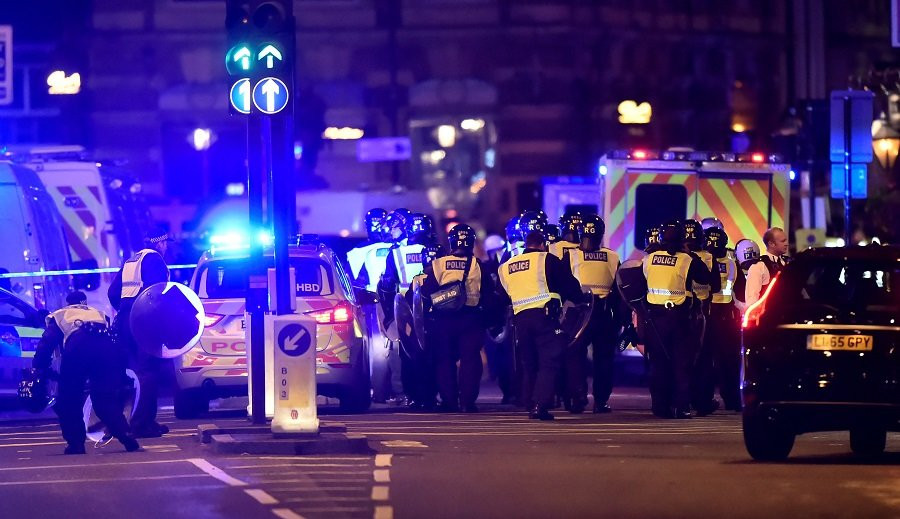 La Policía británica estima al menos seis civiles y tres atacantes muertos en el atentado de Londres