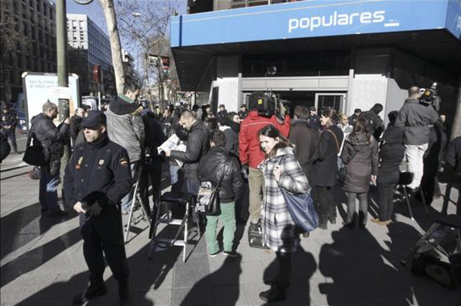 Expectación en la sede del PP de Génova entre grandes medidas de seguridad