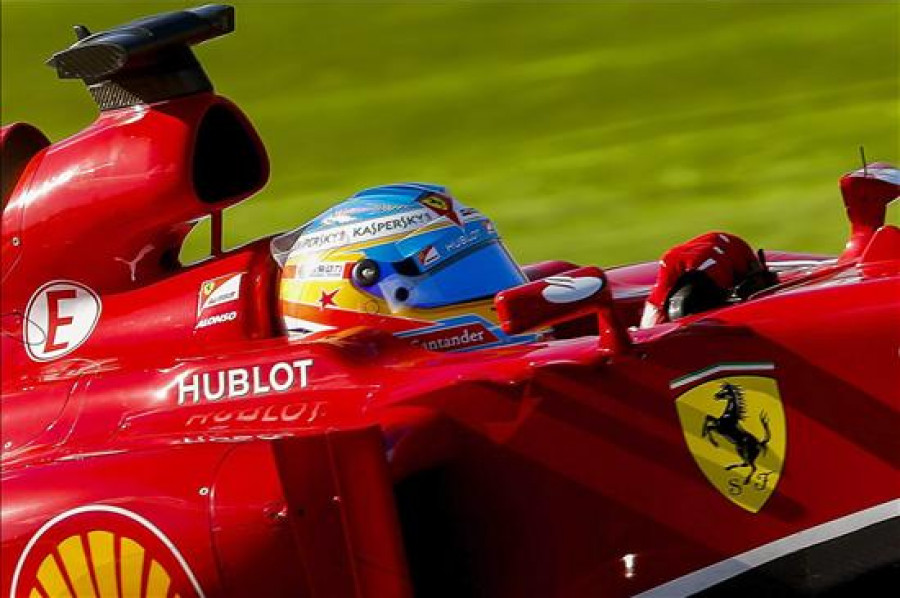 Fernando Alonso afirma sentirse "feliz" y "apoyado" en Ferrari