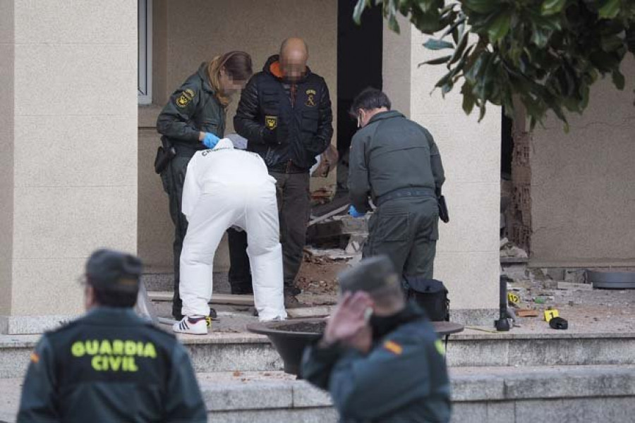 Una explosión provoca importantes daños en el Ayuntamiento de Baralla (Lugo)
