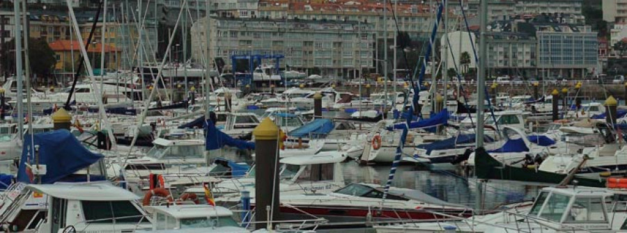 El BNG denuncia que la superficie de uso recreativo del puerto se reduce a la mitad