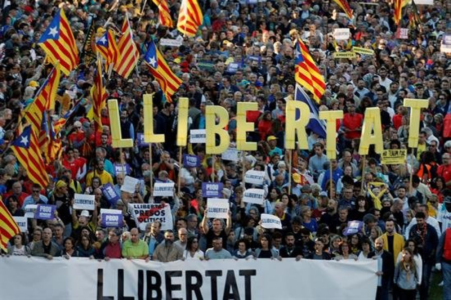 Avanza la manifestación en Barcelona bajo el lema 'Libertad'