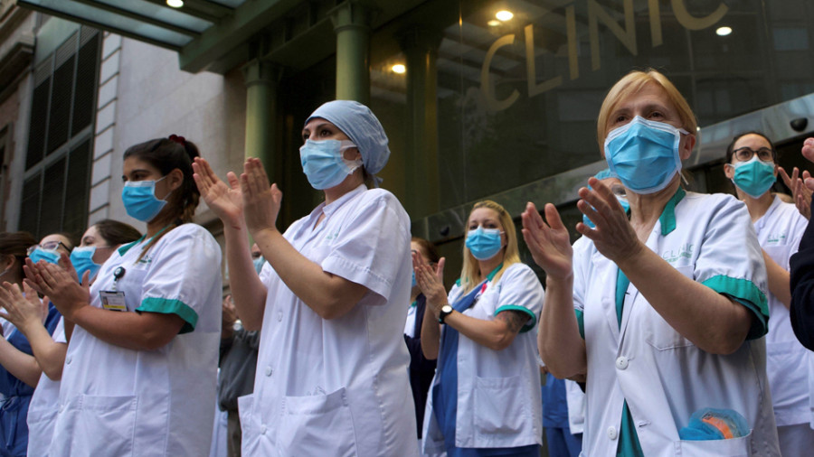 Pasamos de los aplausos al personal sanitario a la agresión