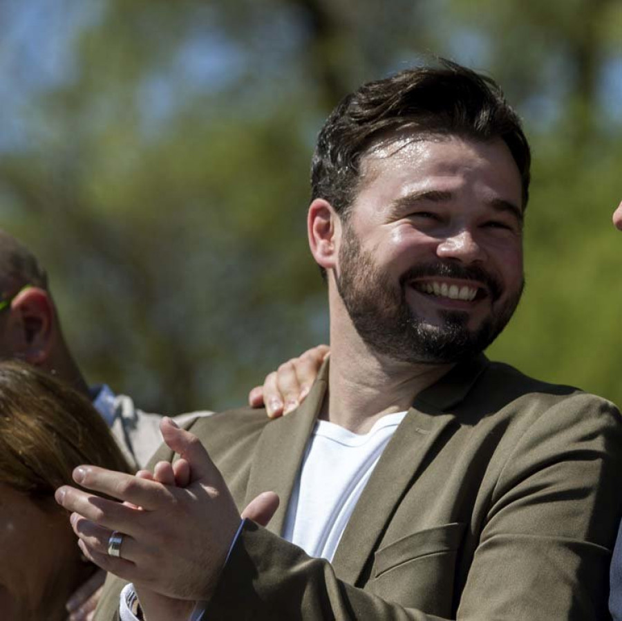 Rufián es feliz con algo tan simple como la compra de unas urnas