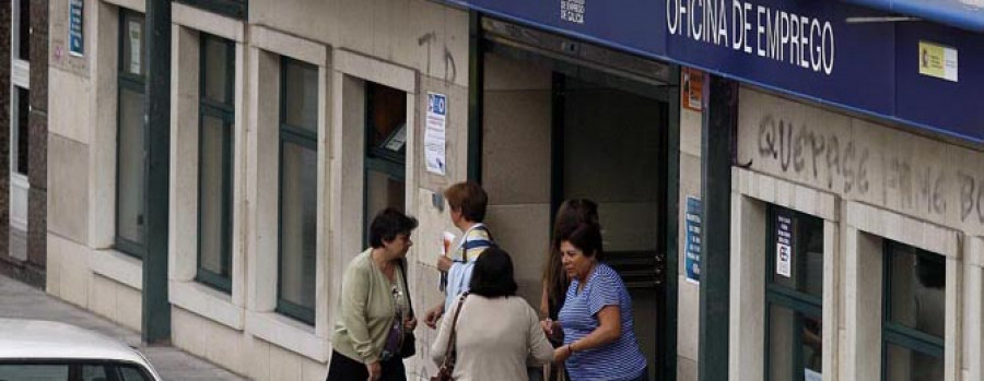 El paro desciende en A Coruña en la construcción y en la hostelería