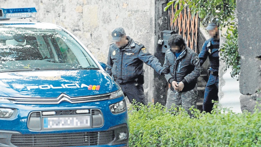 La Policía detiene a siete personas en una redada en las casas de San José