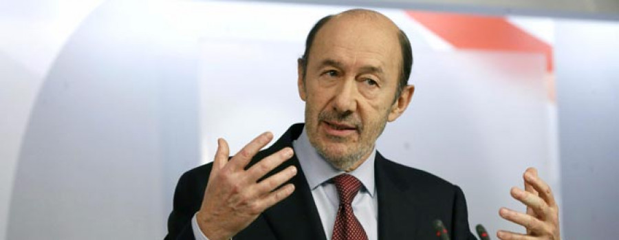 Rubalcaba pide la dimisión de Rajoy para dar paso a otro presidente