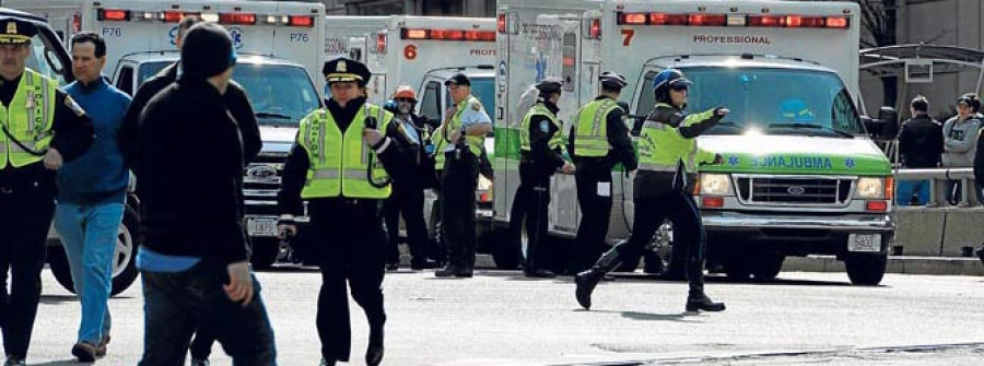 Al menos tres muertos y 140 heridos tras tres explosiones en el maratón de Boston