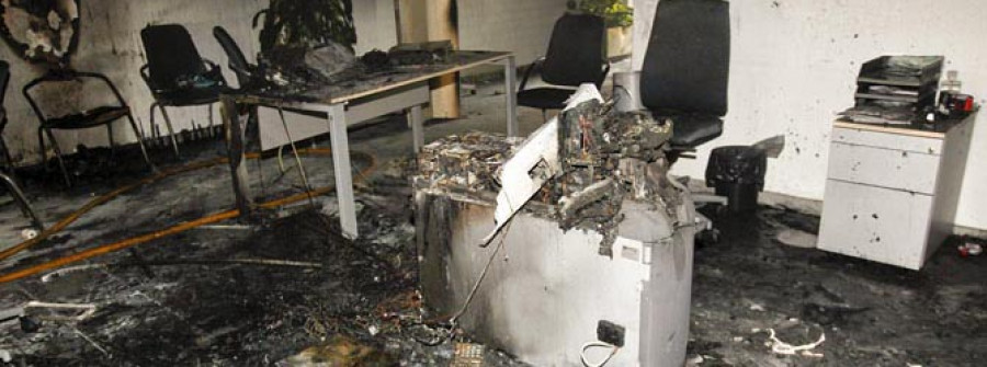Una vecina de Castellón se quema  a lo bonzo en una sucursal bancaria