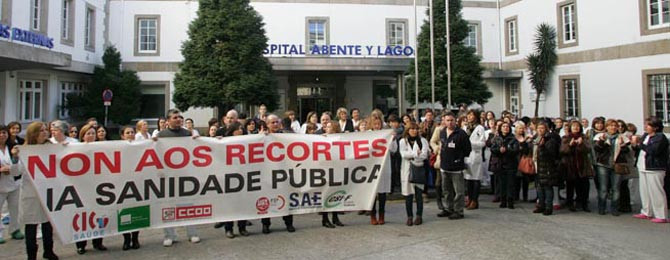 El personal del Chuac llama a la protesta frente a los “cierres” y “privatizaciones”