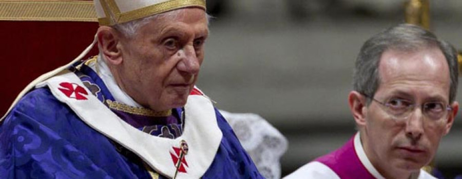 Benedicto XVI asegura que renuncia en plena libertad, porque ya le faltan fuerzas
