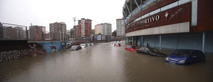 Galicia sufre un temporal de lluvia que colapsa Vigo y la zona de Pontevedra